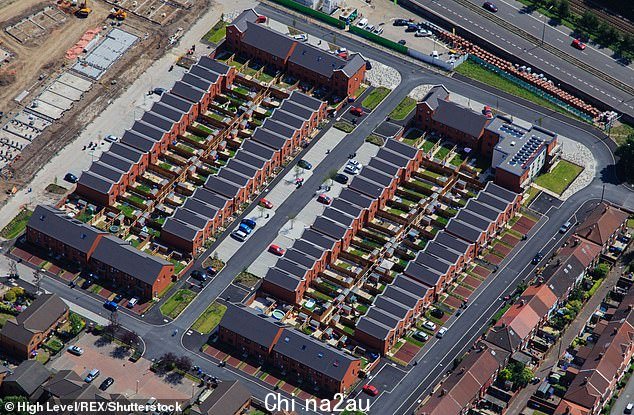 改革可能包括提高必须建造经济适用房的门槛 - 从 10 栋房屋的开发项目到 40 甚至 50 栋房屋的开发项目