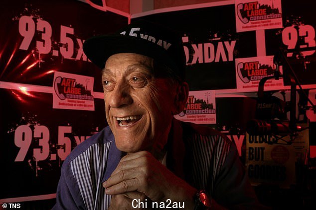 Syndicated:他在 KXLA 播音多年,并在 2006 年首次推出名为 The Art Laboe Connection 和 2018 年 Art Laboe Sunday Special 的联合请求节目