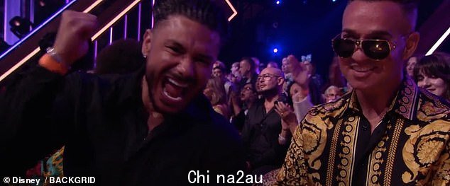 MTV 明星:泽西海岸联合主演 Paul 'DJ Pauly D' DelVecchio Jr.,42 岁,迈克 'The Situation' Sorrentino,40 岁为他加油助威