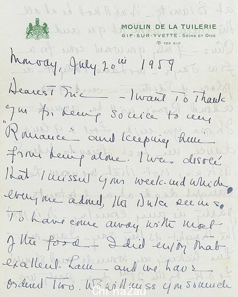 沃利斯还写信给达德利伯爵。在一封信中（上图），她感谢他“对我的“浪漫”如此好，让他不孤单” class=