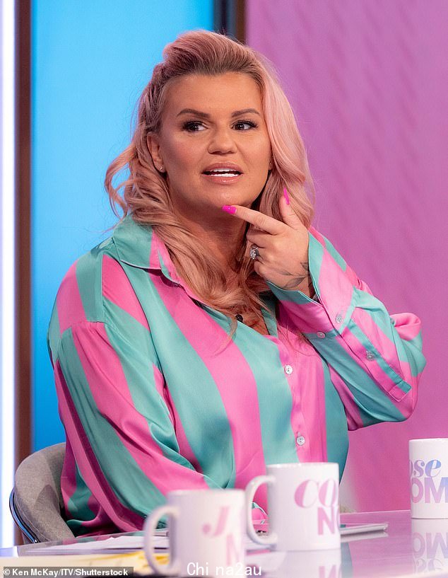 Honest: Kerry 在她的新书 Kerry Katona: Whole Again 中写到她与 George 的虐待关系,并说她的大女儿们“听到”了很多