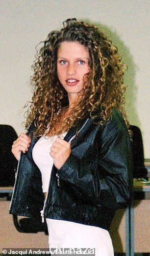 Striking: Katie 拍摄于 1995 年,17 岁