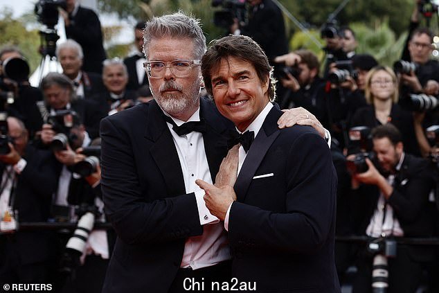 Christopher McQuarrie 与克鲁斯进行了广泛的合作,执导了他的电影,包括 2012 年的《杰克·瑞奇》、2015 年的《碟中谍 - 流氓国家》和 2018 年的《碟中谍 - 辐射》。他们在戛纳电影节被拍下可能