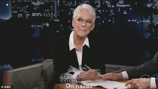Last time:Jamie Lee Curtis 签署了一份文件,证明万圣节结束将是她在周二的 Jimmy Kimmel Live on ABC 节目中最后一次扮演 Laurie Strode