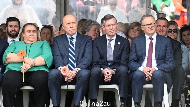 在情感服务的客人中有反对党领袖彼得·达顿、新南威尔士州州长多米尼克·佩罗特和总理安东尼·艾博年。图片：NCA NewsWire / Jeremy Piper