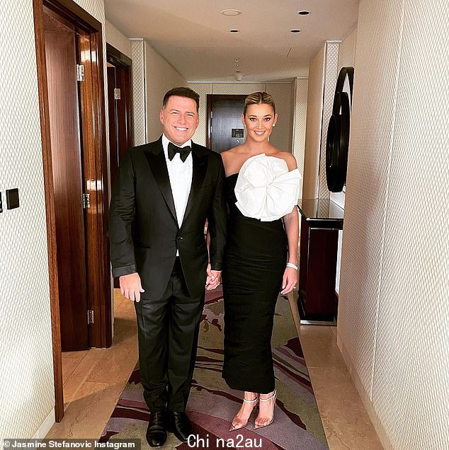 Karl Stefanovic (与妻子 Jasmine 合影) 是今日秀的长期联合主持人