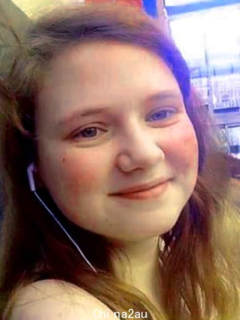 人类遗骸被认为是失踪少年 Leah Croucher(如图)在曾经被定罪的性犯罪者占据的家中被发现,今晚可以揭露