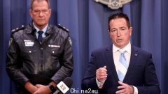 新南威尔士州警察部长保罗·图尔在兄弟因涉嫌毒品供应罪被捕后“悲痛欲绝”