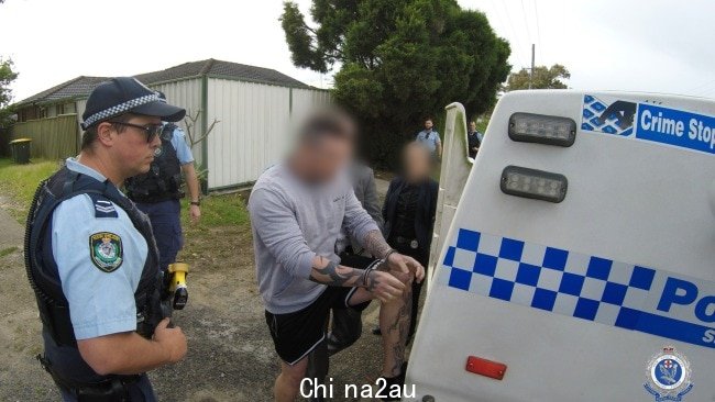 Drug and Fire Arms Squad 侦探正在调查涉嫌供应甲基苯丙胺的情况在新南威尔士州中央海岸和猎人地区。图片：新南威尔士州警方。​​