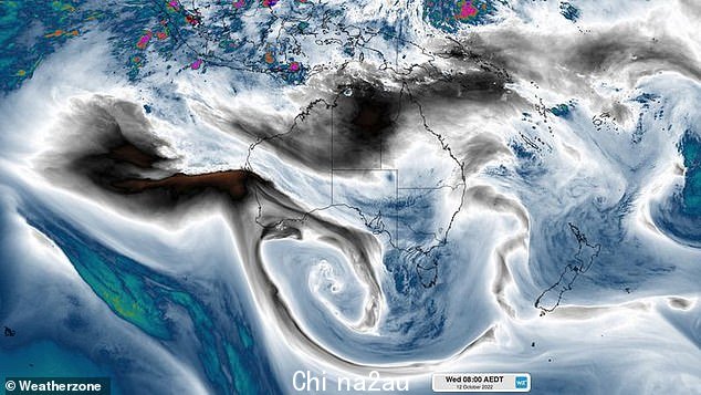 这张卫星图像显示了从热带印度洋延伸到澳大利亚大陆 5,000 公里的云带