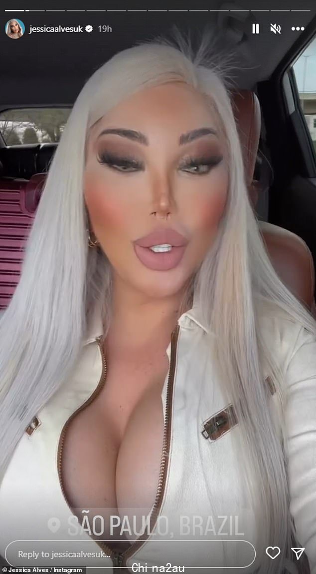 离开:杰西卡在离开巴西的家乡圣保罗时向她的 660 万 Instagram 粉丝分享了一些幕后照片