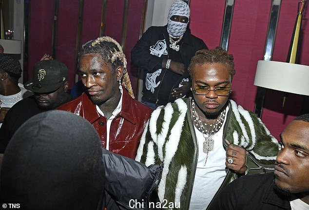 Pals: 虽然 Gunna (R) 和说唱歌手 Young Thug (L) 在同一时间被捕时间,金显然没有提到他。 Gunna 面临一项共谋违反 (RICO) 的指控,而 Thug 的指控要严重得多;见于 2021 年 10 月