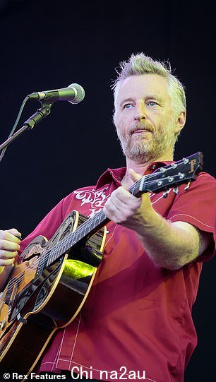 Billy Bragg 转发了一段采访 Graham Norton 的视频