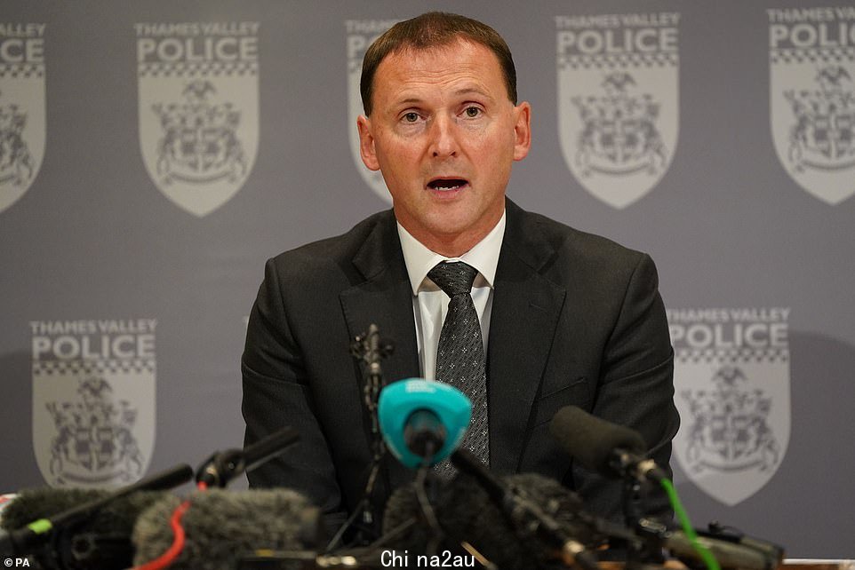 侦探总警司伊恩·亨特今天在新闻发布会上说:“今天,我可以确认我们已经在此案中提名了一名嫌疑人。他的名字是 Neil Maxwell'