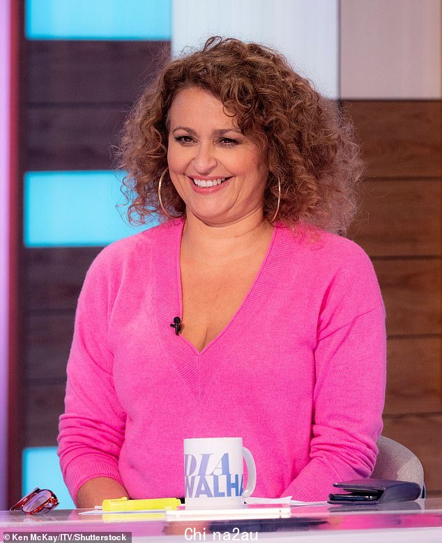 我们被抢劫了!虽然病得不能亲自参加颁奖典礼,但 57 岁的 Nadia Sawalha 在社交媒体上坚持说他们被抢劫了