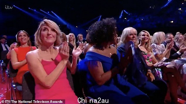 Salty:当今早在 NTA 中宣布获胜时,Linda Robson 选择不鼓掌,而是摇头晃脑