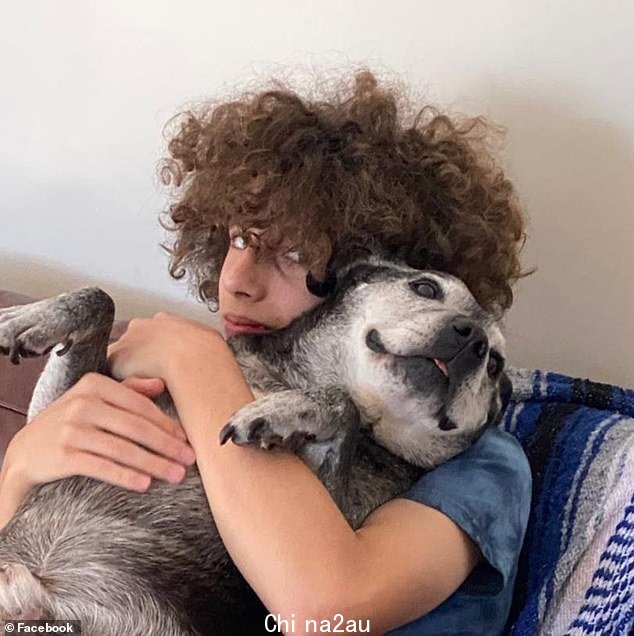 Jaden Martinovich,18 岁,在监狱殴打后受伤并住院。据称他在一次毒品交易出错时刺死了一名 17 岁男孩