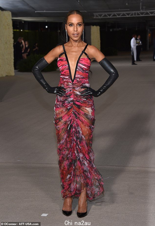抢镜者:凯瑞·华盛顿 (Kerry Washington) 在周六晚上在洛杉矶举行的第二届年度学院博物馆联欢晚会上登上红地毯时,所有人的目光都集中在她身上