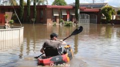 在持续的洪水危机中，总理 Anthony Albanese 宣布向维多利亚州 TAS 一次性支付 1000 美元的洪水费用