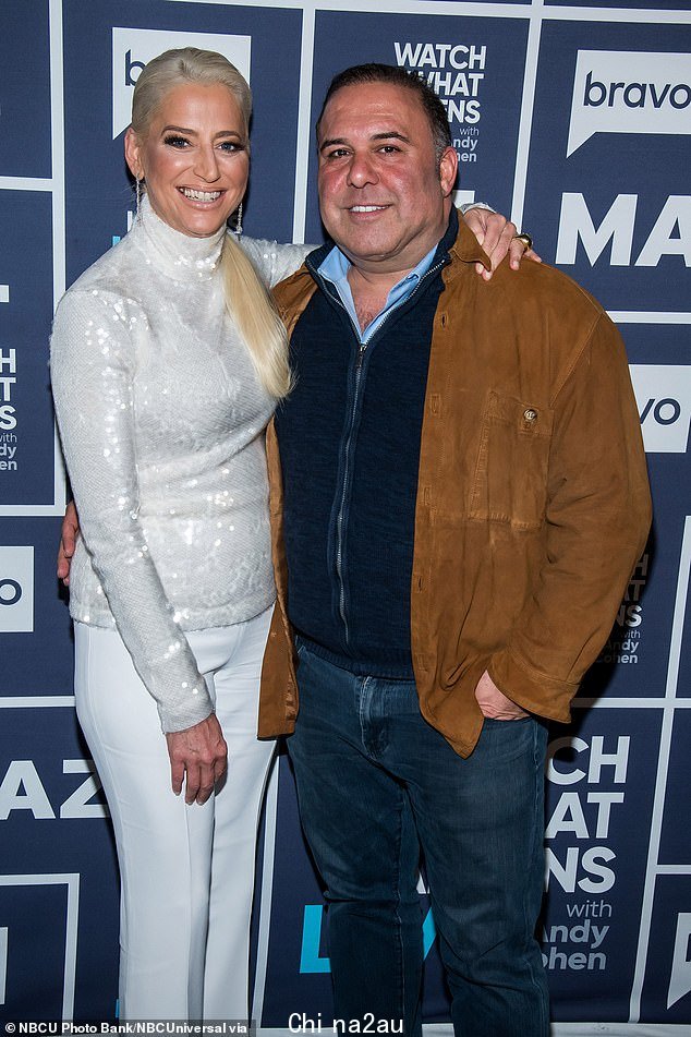 Dorinda 之前与 John Mahdessian 有过 7 年的关系,之后两人于 2019 年 9 月分手