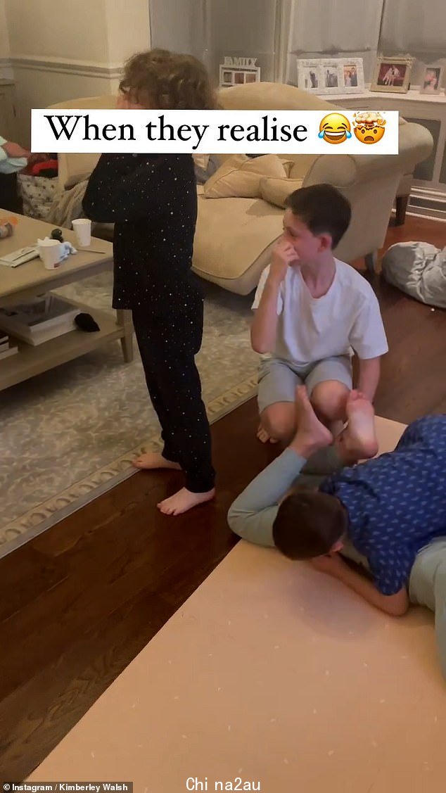 Lovely moment: Kimberley 为分享给她的 770,000 名 Instagram 粉丝的视频加了字幕,并写道:“当他们意识到”时,会发出笑声和震惊的表情符号