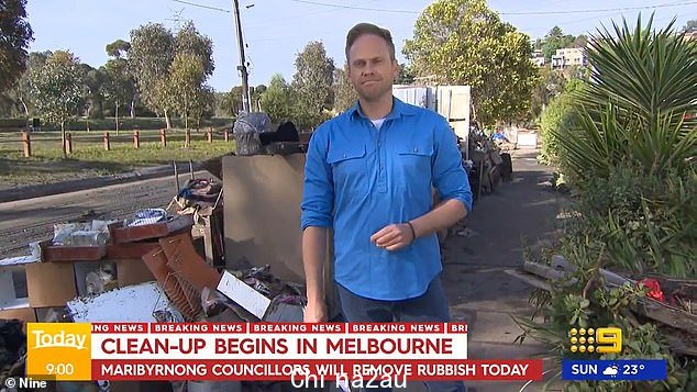 Tim Davies 周一早上在墨尔本北部的 Maribyrnong 报道时目睹抢劫者抢劫房屋