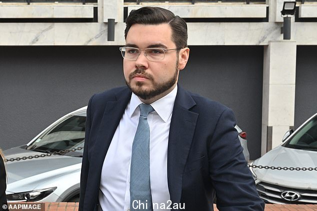 Bruce Lehrmann 于周一抵达 ACT 最高法院,他正在接受审判,被指控涉嫌在 2019 年 3 月强奸 Higgins 女士