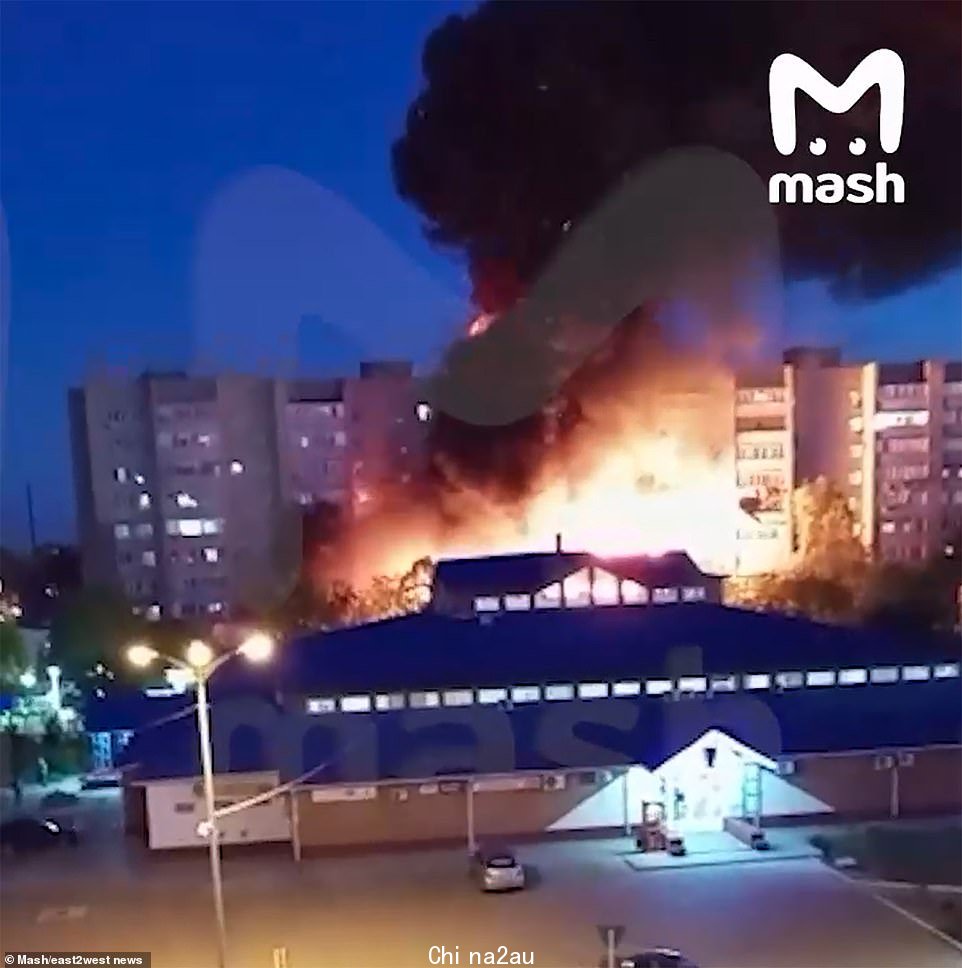 一架俄罗斯 Su-34 战机在与乌克兰接壤的克拉斯诺达尔地区叶伊斯克坠毁,引发公寓楼大火