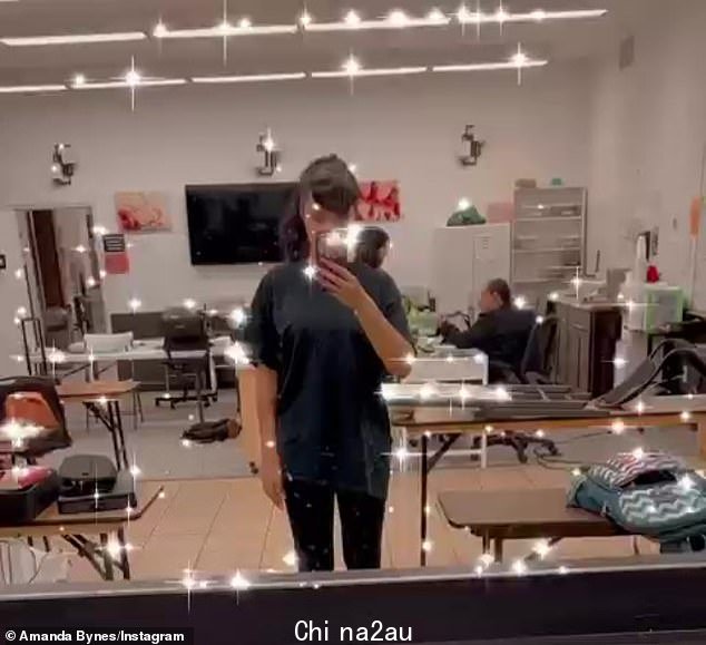 惊喜!明星之前分享过她参加美容课程后一直在努力成为一名美甲师
