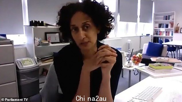 社会流动委员会主席 Katharine Birbalsingh (如图),她被称为英国最严格的校长,她说,如果孩子们不唱国歌,他们可能会冒着不觉得自己“属于”英国的风险