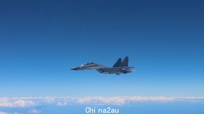 中国人民解放军东部战区战机一架战机围绕台湾岛,2022 年 8 月 4 日。照片由华俊晓/新华社通过 Getty Images 拍摄。