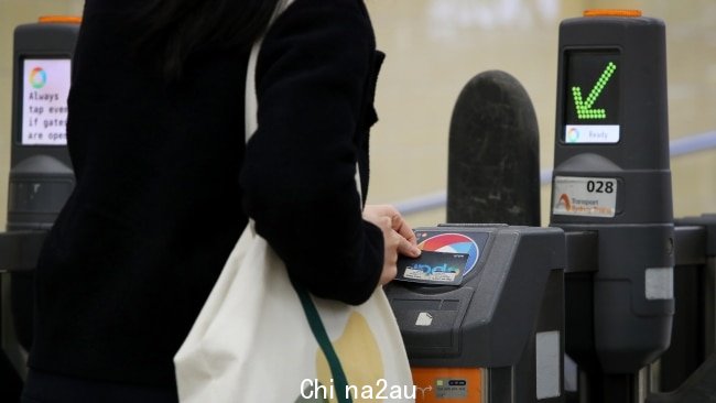 新南威尔士州政府威胁要采取如果铁路工会在周四继续关闭 Opal 读卡器,它将告上法庭。图片:Lisa Maree Williams/Getty Images