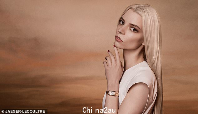 Stunning: 本周,Anya Taylor-Joy 出演了 Jaeger-LeCoultre 的新手表广告,看起来非常惊艳