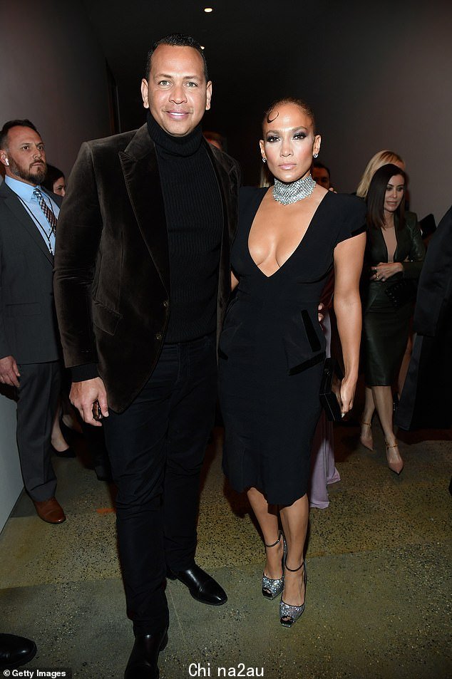 前因素:Alex 和 52 岁的前未婚妻 Jennifer Lopez 于 2021 年 4 月结束了两年的恋情(摄于 2020 年 2 月)
