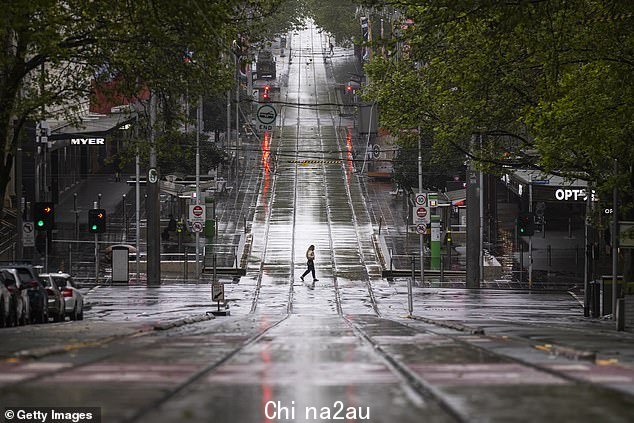分机去年结束了悉尼和墨尔本的封锁(图为 2021 年 10 月),恰逢与酒精相关的死亡人数激增至创纪录的高位,但流感死亡人数几乎被消除了