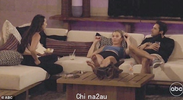 Boom 打断:Shanae 打算让 Tyler 回 Boom Boom 房间,这时 Jill 突然走了过来