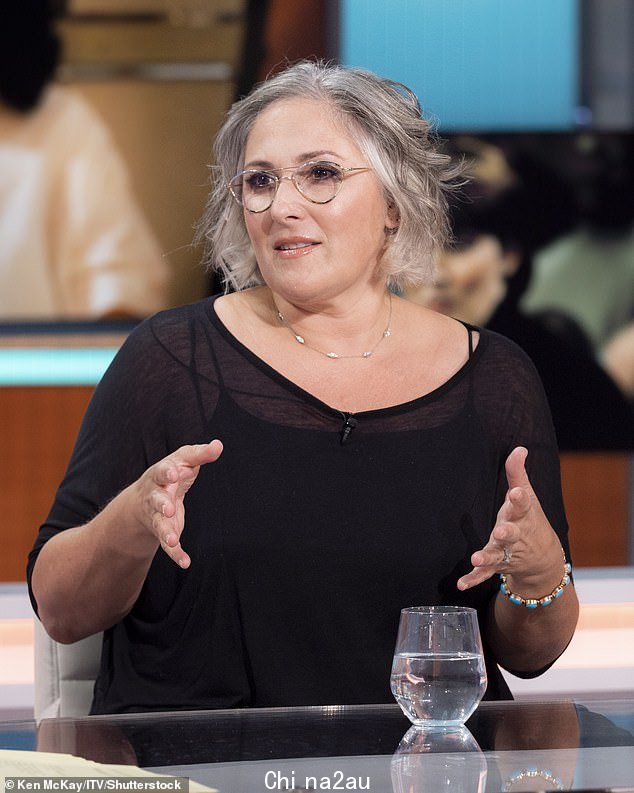 继续:Ricki Lake 说她在前夫去世后再婚后处于“我生命中最幸福的地方”