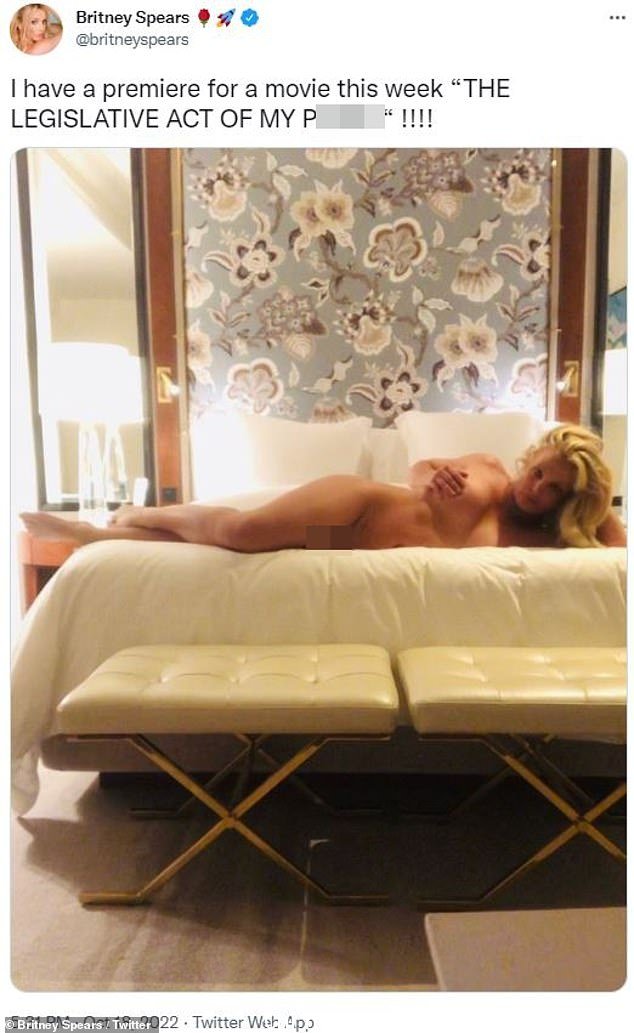 最新消息:Britney Spears 周二在社交媒体上发布了一张正面全裸照,她为这张照片加上了标题,“我这周要为一部电影首映”我的 P**** 的立法行为!!!!