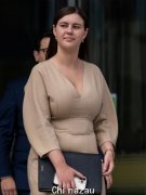 陪审团审议布列塔尼希金斯强奸案的判决，因为证据结束，法庭在第 12 天休庭
