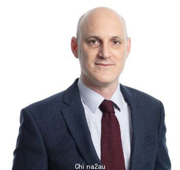 英国皇家检察院前引渡负责人尼克·瓦莫斯批评视频通话决定