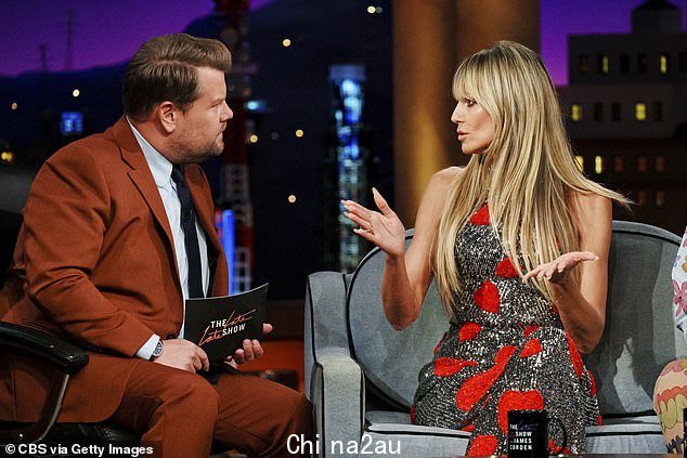 Apart:Heidi 最近在接受 James Cordon 的深夜秀采访时讨论了她对远离女儿的感受