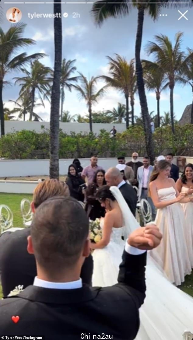Memories: Tyler 向他的哥哥保证他不会错过他的婚礼,尽管他目前正在 Strictly 主演并且需要在伦敦接受培训