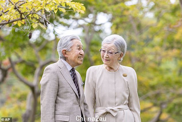 现任天皇纳胡里托的母亲在为庆祝她88岁生日而发布的照片中看起来非常放松,身体健康