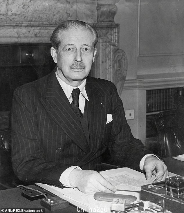 早在 1957 年,时任财政大臣的哈罗德·麦克米伦 (Harold Macmillan) 在安东尼·伊登 (Anthony Eden) 在苏伊士危机的惨败中下台后接任保守党领袖和首相