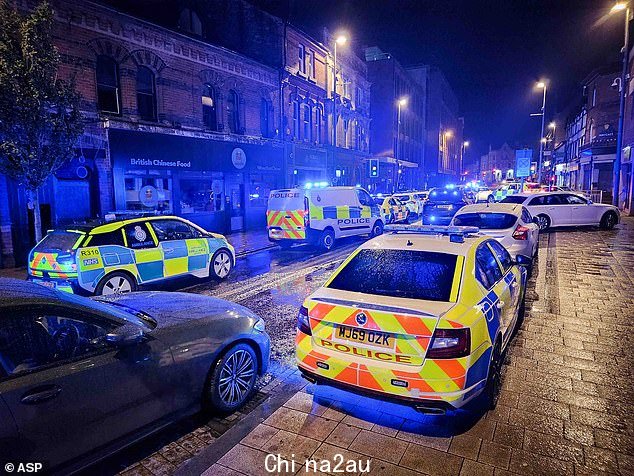 警方逮捕了一名与事件有关的人,事件发生在凌晨 3 点之前