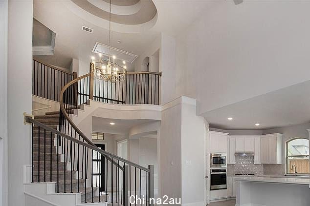 这栋位于 Marina Alto Lane 的房子已于 7 月下旬售出,价值在 $552,001 至 $627,000 之间。