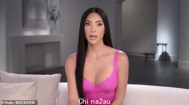 42 岁快乐!周五,金·卡戴珊 (Kim Kardashian) 年满 42 岁。她的母亲 Kris Jenner 是第一个祝真人秀重磅炸弹生日快乐的人,随后是模特朋友 Emily Ratajkowski