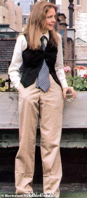 Retro: Diane 在安妮霍尔中扮演主角,一部苦乐参半的浪漫小说1977 年的 ic 喜剧,由主角 Woody Allen 执导