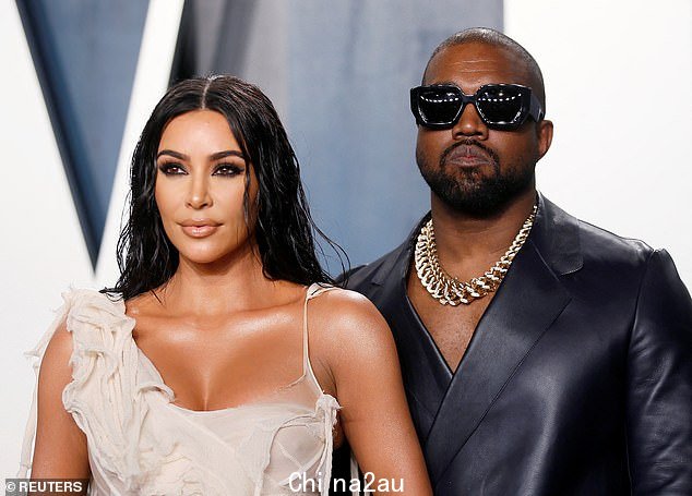 Happier times:问他是否还爱 Kim,他说:'绝对,我会爱她一辈子,奇怪的是我会保护她'(2020 年拍摄)
