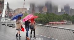 墨尔本深夜遭“雨水炸弹”袭击！多地出现大降雨，变电站被雷击（组图）